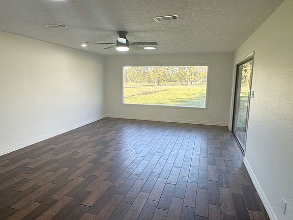 3rd image of 310 W Pineshadows Dr