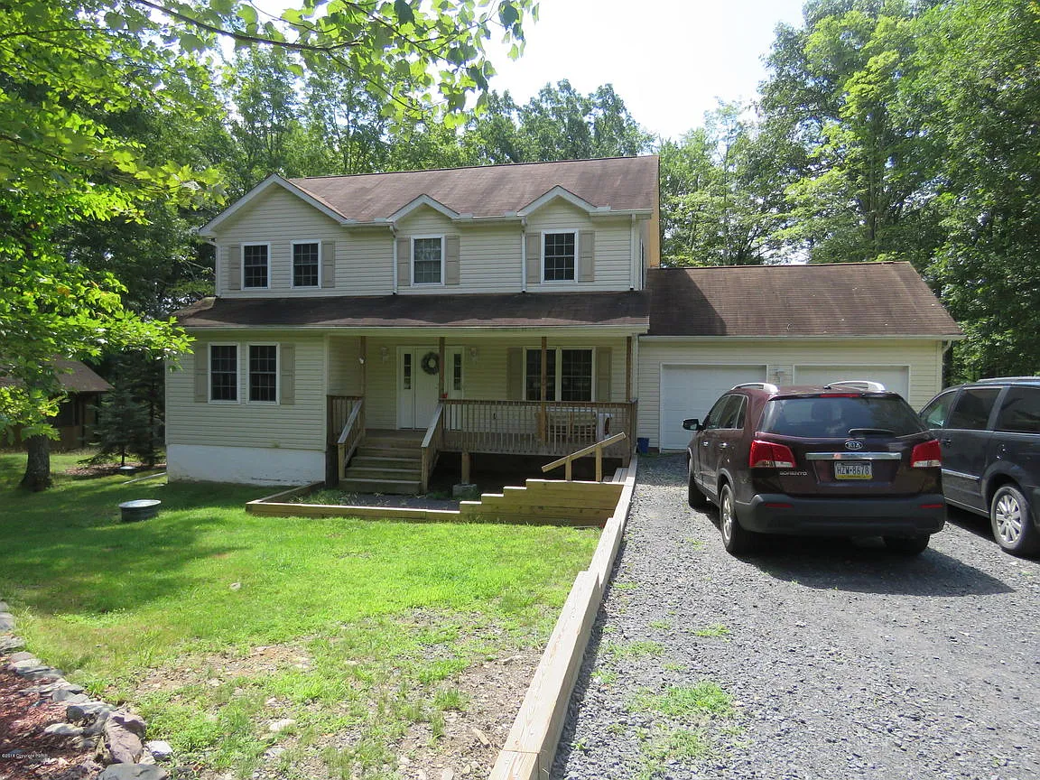 109 Oakenshield Dr photo 1