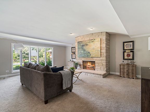 3rd image of 30 Highgate Crse