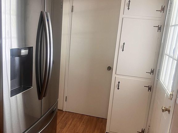 5th image of 808 Sunny Ln
