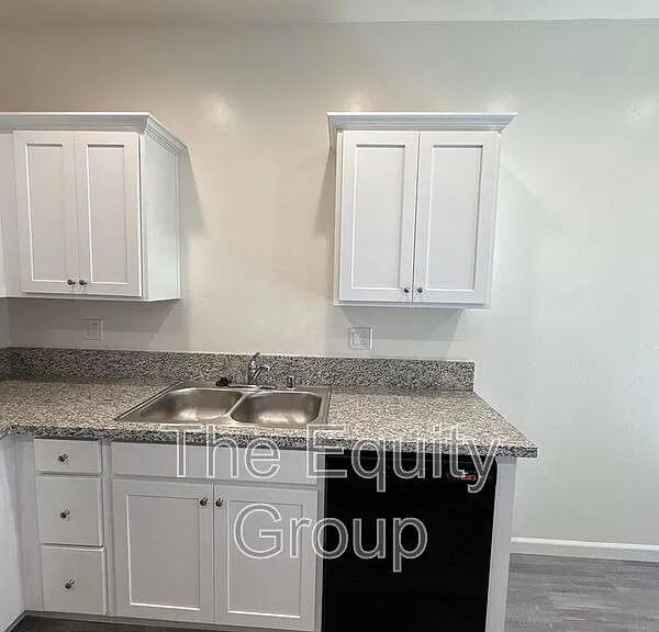 725 S Pinkham #102 — Photo 10