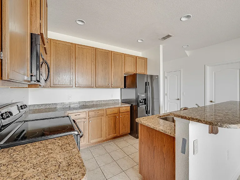 733 Ventura Dr — Photo 11