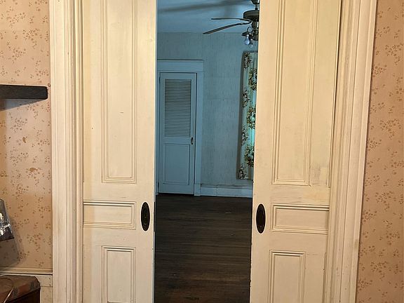 4th image of 731 Frost Avenue