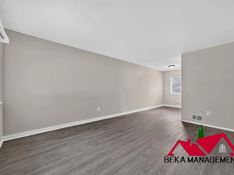 4323 Grace Ave — Photo 5