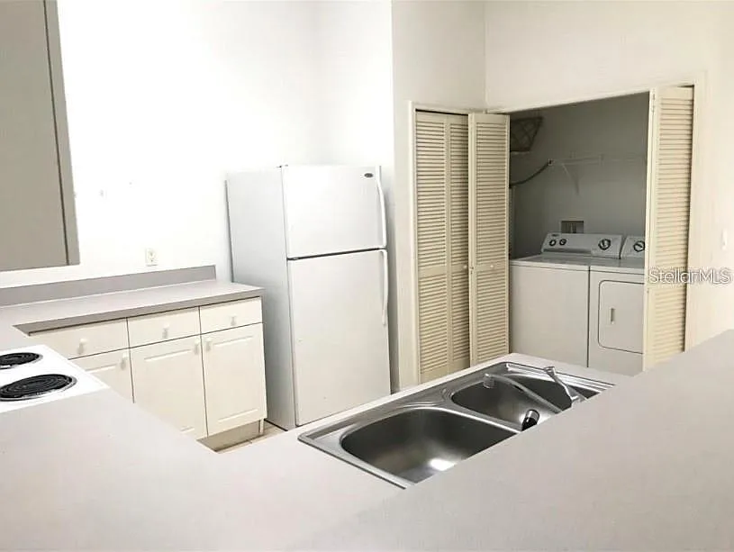 3 bed, 2.0 bath, 1202 sqft, $1,550 — Photo 3