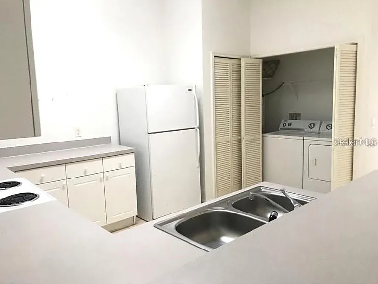 2792 Club Cortile Cir #B — Photo 3