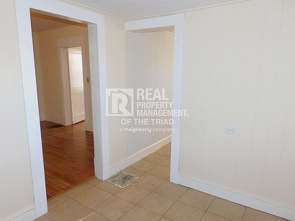 4th image of 511 Jersey Ave #2