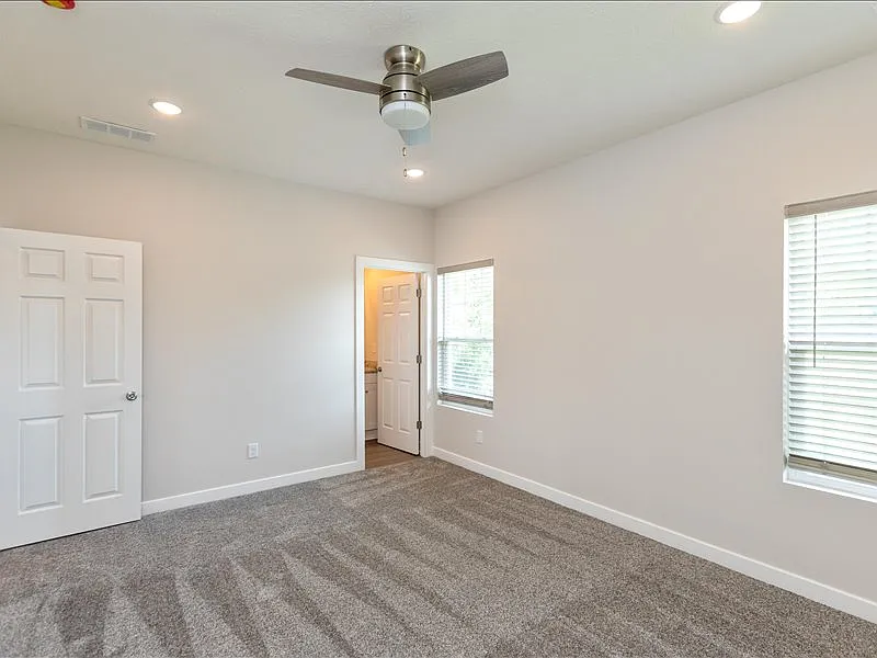 2 bed, 1104 sqft, $1,695 — Photo 4