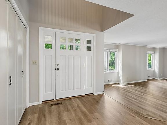 4th image of 8440 Bayridge Ln