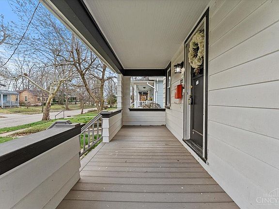 3rd image of 221 Crescent Ave