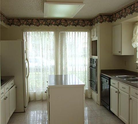 Sparkling ceramic tile!