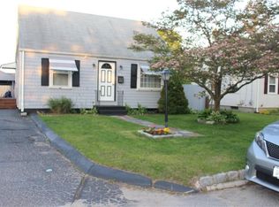 20 Dolores Ct, Warwick, RI 02889