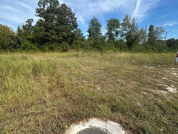 3rd image of 0 Old Powerline Rd NE