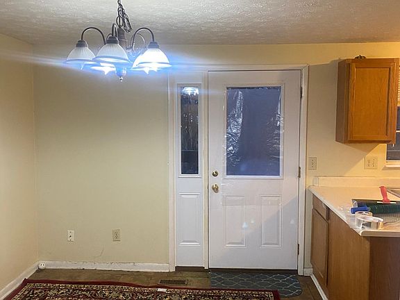 5th image of 4567 Tree View Ct