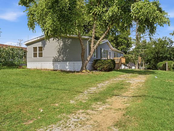3rd image of 1305 Merritt St