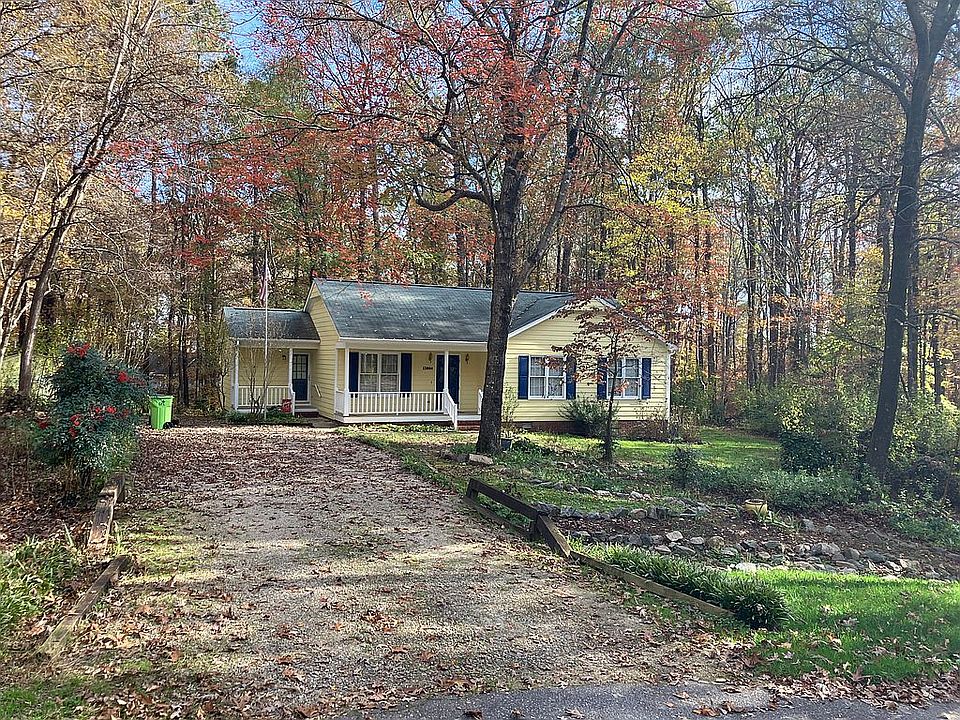 Beautiful private cul-de-sac