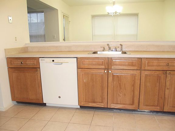 5th image of 299 Abbey Dr