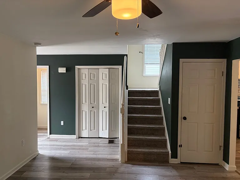 555 Upland St — Photo 6