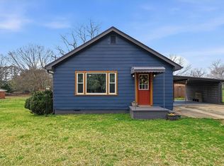 166 Berry Rd, Boiling Springs, SC 29316