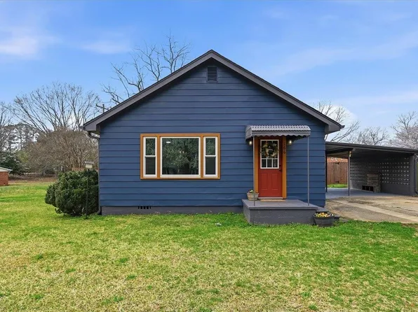 166 Berry Rd, Boiling Springs, SC 29316