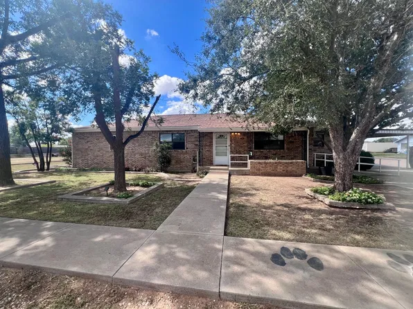 1305 S 11th St, Slaton, TX 79364