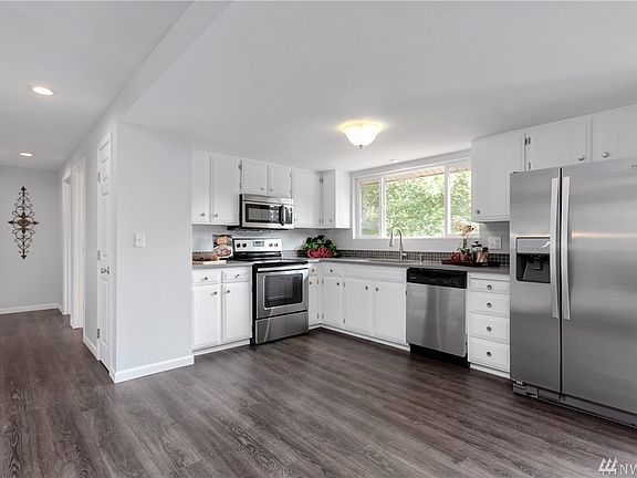 3rd image of 3223 S 291st St