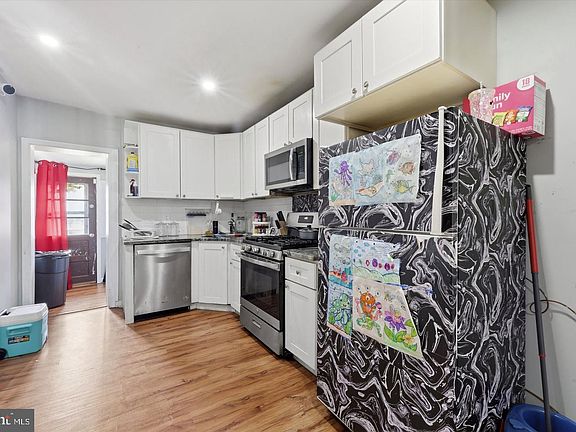 4th image of 1121 E 11th St