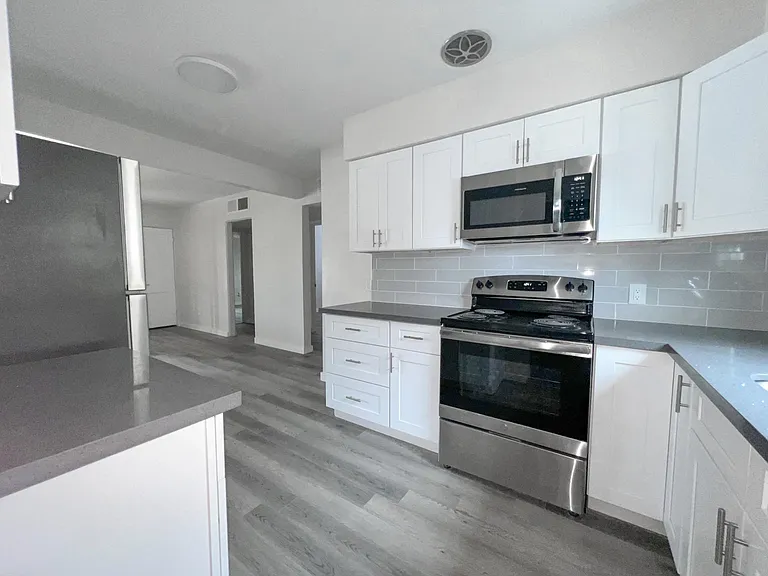 6848 N 10th Pl #1 — Photo 4