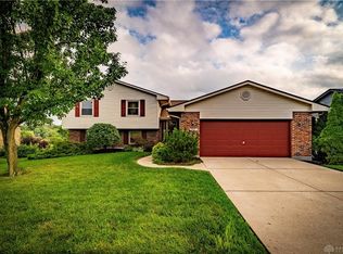 1965 Lord Fitzwalter Dr, Miamisburg, OH 45342