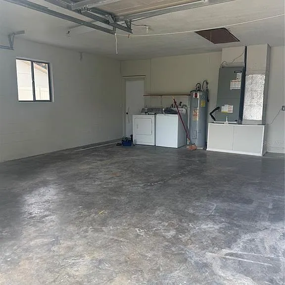 2329 Pine Tree Ct — Photo 36