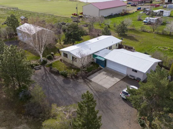 2715 S Adams Dr, Madras, OR 97741