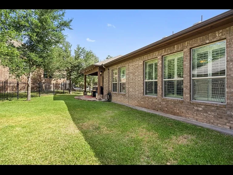 9550 Savannah Ridge Dr #21 — Photo 6
