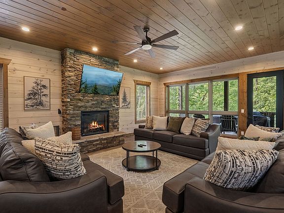 4th image of 3504 Sand Ridge Way