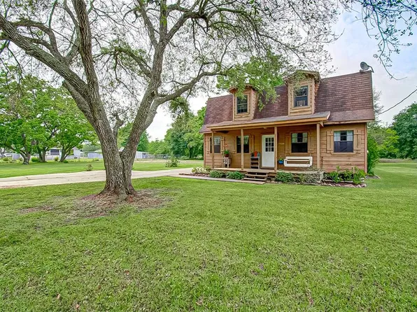 9838 Needville Fairchilds Rd, Needville, TX 77461