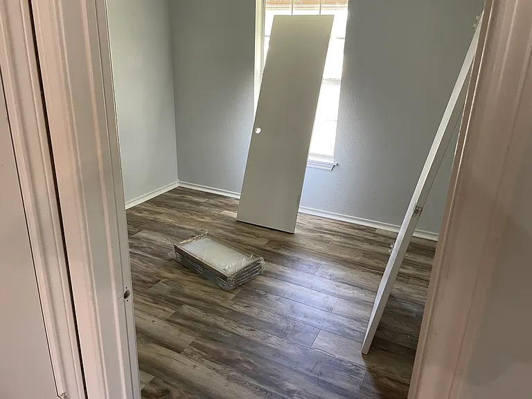 601 FM 272 — Photo 5