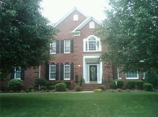 7074 Kidwelly Ln, Matthews, NC 28104
