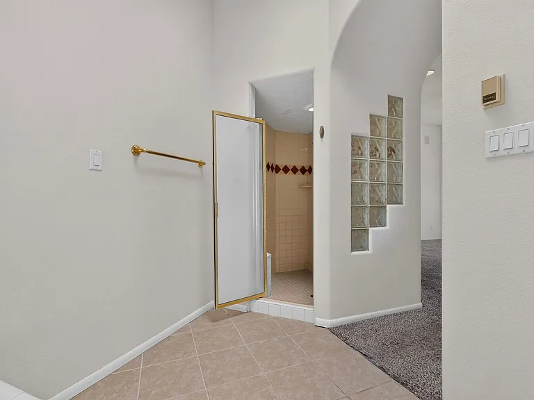 10900 San Francisco Rd NE — Photo 23
