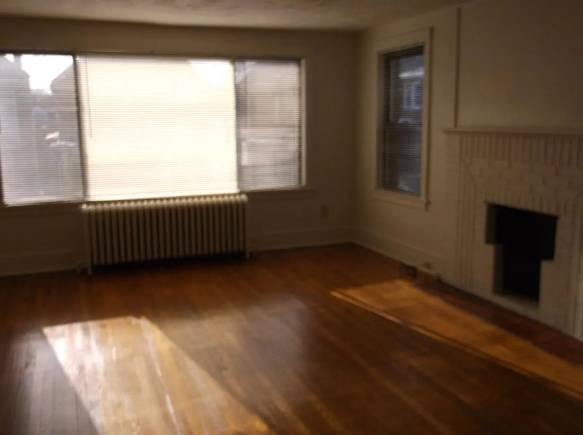 1300 Wisconsin Ave APT 1 photo 1