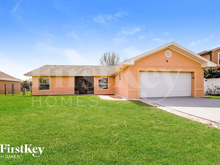 724 Dromedary Dr — Photo 1