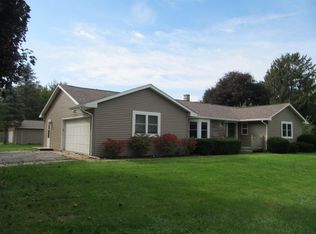 W1341 Greenview Rd, Genoa City, WI 53128