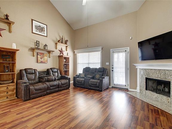 3rd image of 130 Gainer Dr