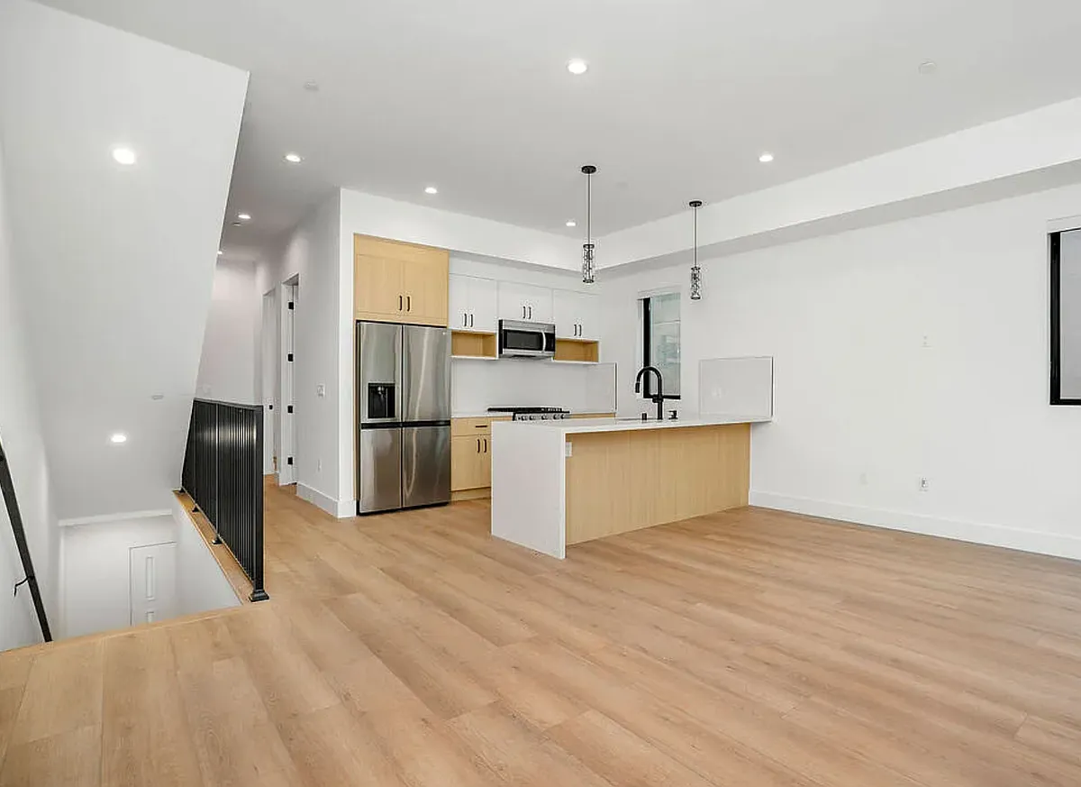 Building Photo - 4541 Tujunga Ave