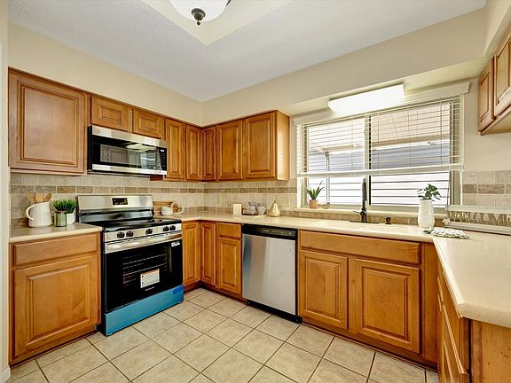 5th image of 2280 Gemini Street
