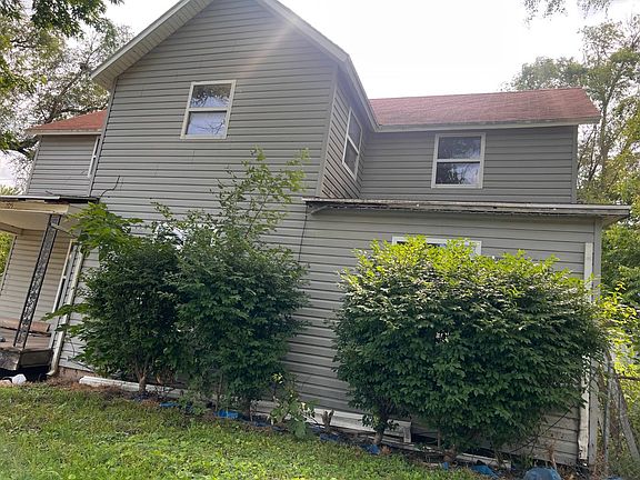 3rd image of 205 S Van Buren St