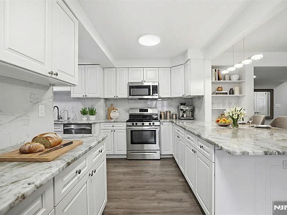 4th image of 53 Forest Rd