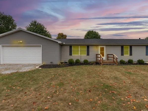 11805 East Pike, New Concord, OH 43762
