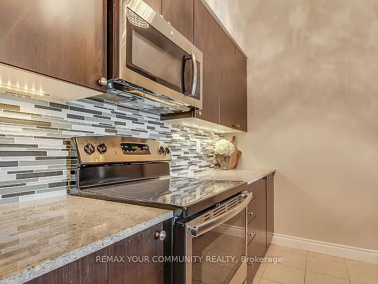 10211 Keele St #211 — Photo 6