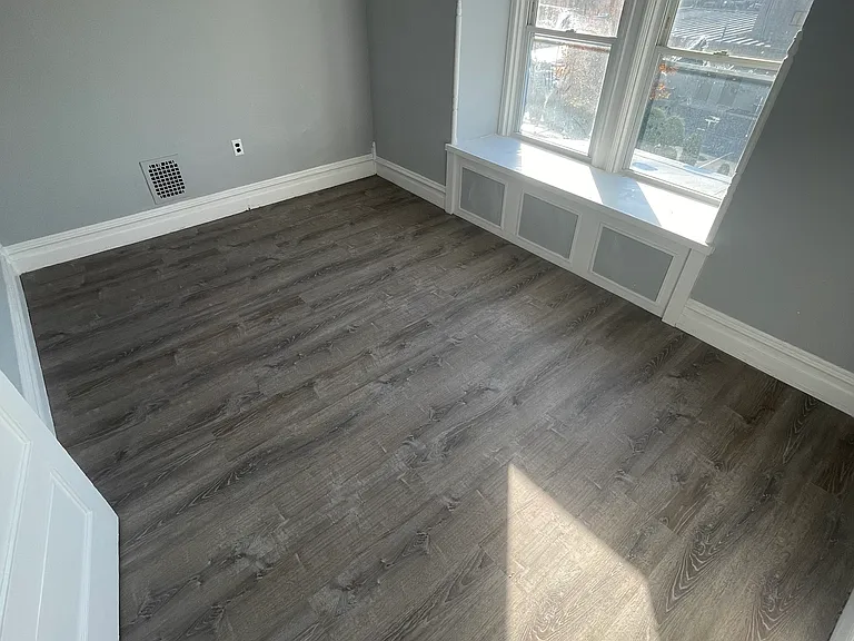 1611 1/2 W Allen St #2 — Photo 9