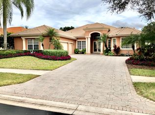 8834 Lakes Blvd, West Palm Beach, FL 33412