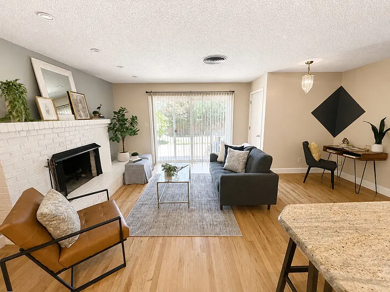 2019 Debbie Ln — Photo 13